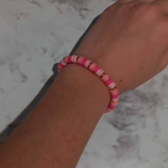 Handmade pink and gold bracelet. - Picture 2 of 3